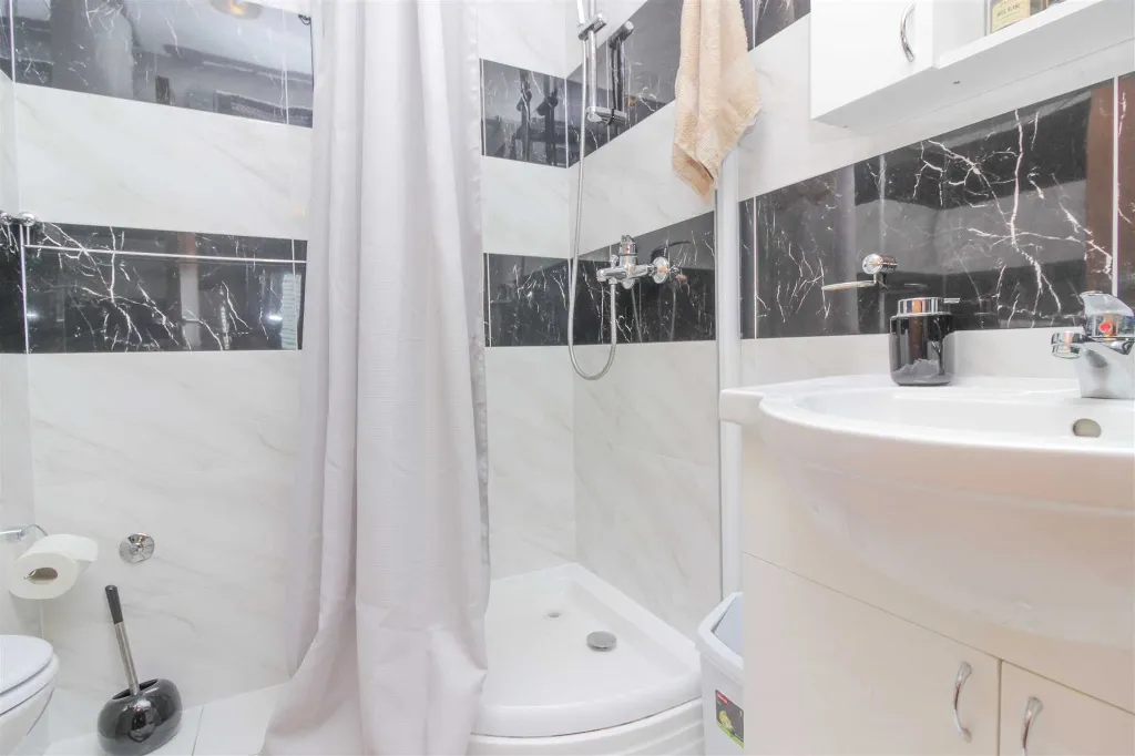 Apartment with Sea View in Nin for 4 Guests