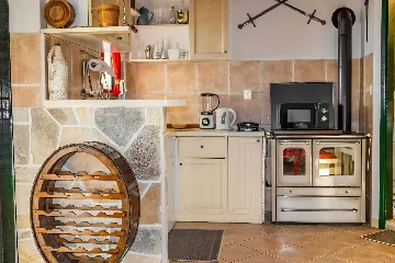 Baška Voda Holiday House with Jacuzzi for 2