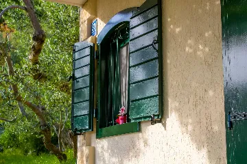 Baška Voda Holiday House with Jacuzzi for 2