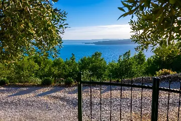 Baška Voda Holiday House with Jacuzzi for 2