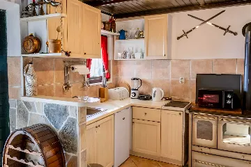 Baška Voda Holiday House with Jacuzzi for 2