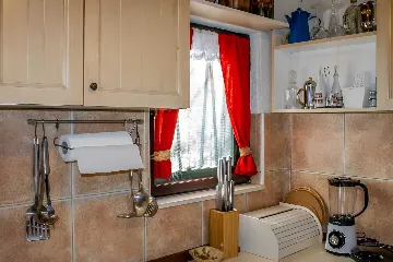 Baška Voda Holiday House with Jacuzzi for 2