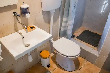 Baška Voda Holiday House with Jacuzzi for 2