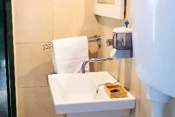 Baška Voda Holiday House with Jacuzzi for 2