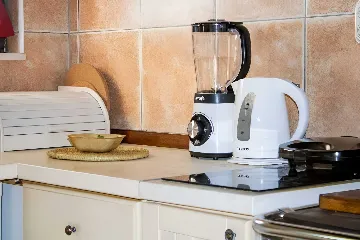 Baška Voda Holiday House with Jacuzzi for 2