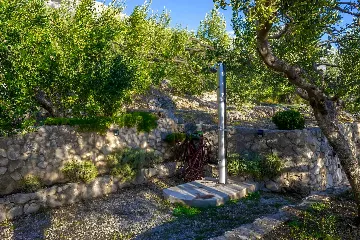 Baška Voda Holiday House with Jacuzzi for 2