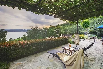 Baška Voda Holiday House with Jacuzzi for 2