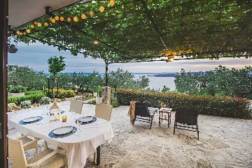 Baška Voda Holiday House with Jacuzzi for 2