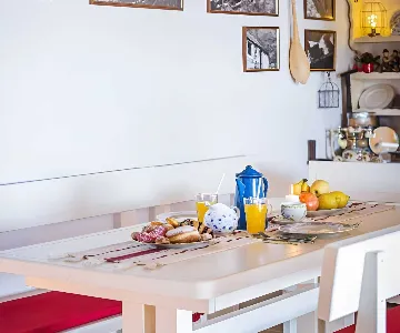 Baška Voda Holiday House with Jacuzzi for 2