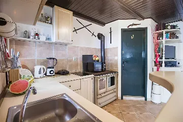 Baška Voda Holiday House with Jacuzzi for 2