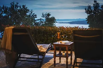 Baška Voda Holiday House with Jacuzzi for 2