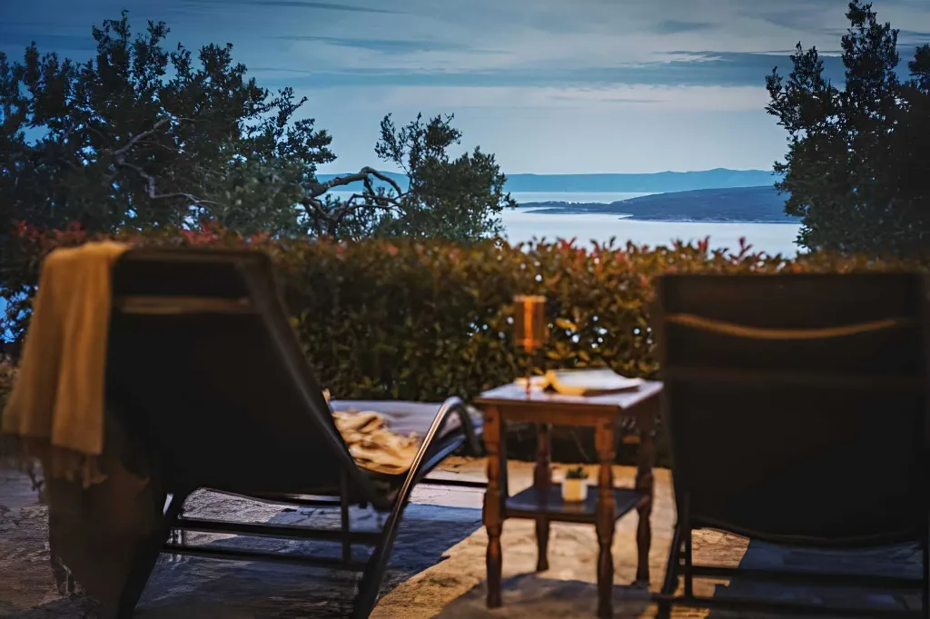 Baška Voda Holiday House with Jacuzzi for 2
