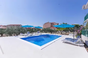 Two-Bedroom Apartment with Shared Pool in Vodice