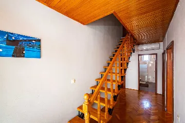 Holiday House in Suhovare for Up to 14 Guests