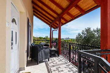 Holiday House in Suhovare for Up to 14 Guests