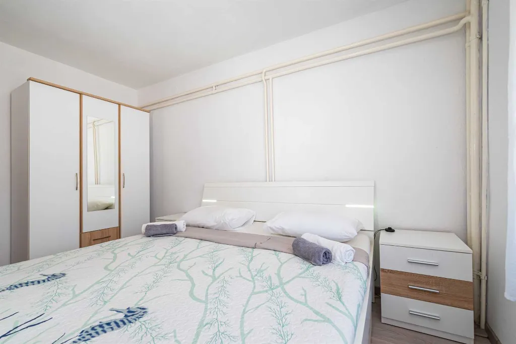Holiday House in Suhovare for Up to 14 Guests