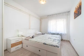 Holiday House in Suhovare for Up to 14 Guests