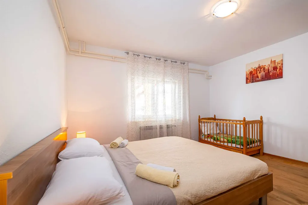 Holiday House in Suhovare for Up to 14 Guests