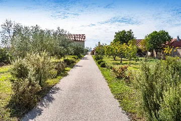 Holiday House in Suhovare for Up to 14 Guests