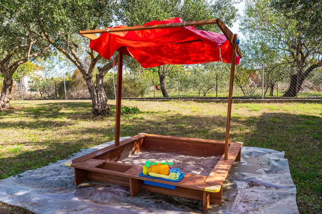 Holiday House in Suhovare for Up to 14 Guests