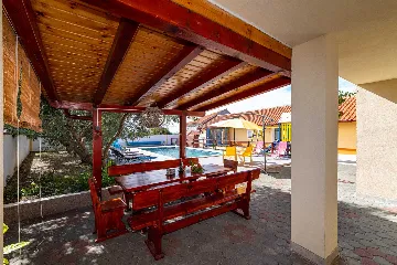 Holiday House in Suhovare for Up to 14 Guests