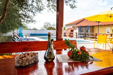 Holiday House in Suhovare for Up to 14 Guests