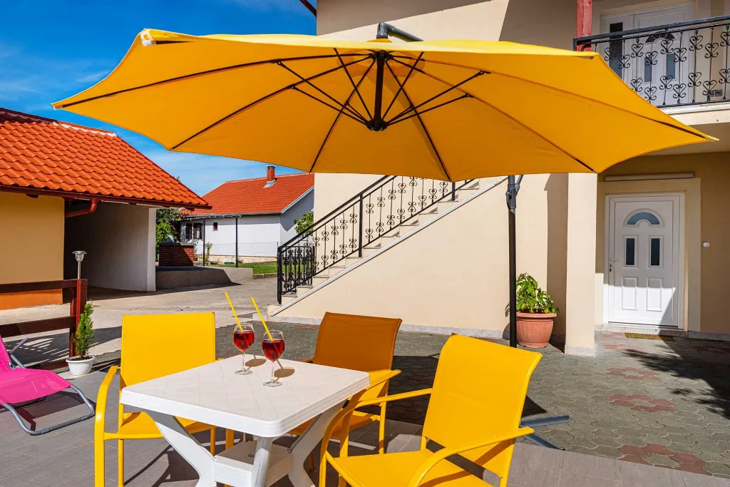 Holiday House in Suhovare for Up to 14 Guests