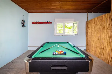 Holiday House in Suhovare for Up to 14 Guests