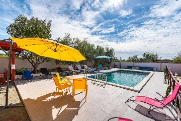 Holiday House in Suhovare for Up to 14 Guests