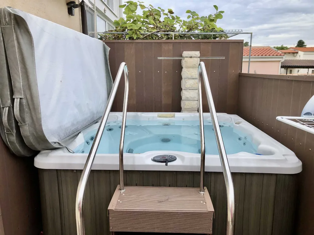 Two-Bedroom Apartment in Sabunike with Shared Hot Tub