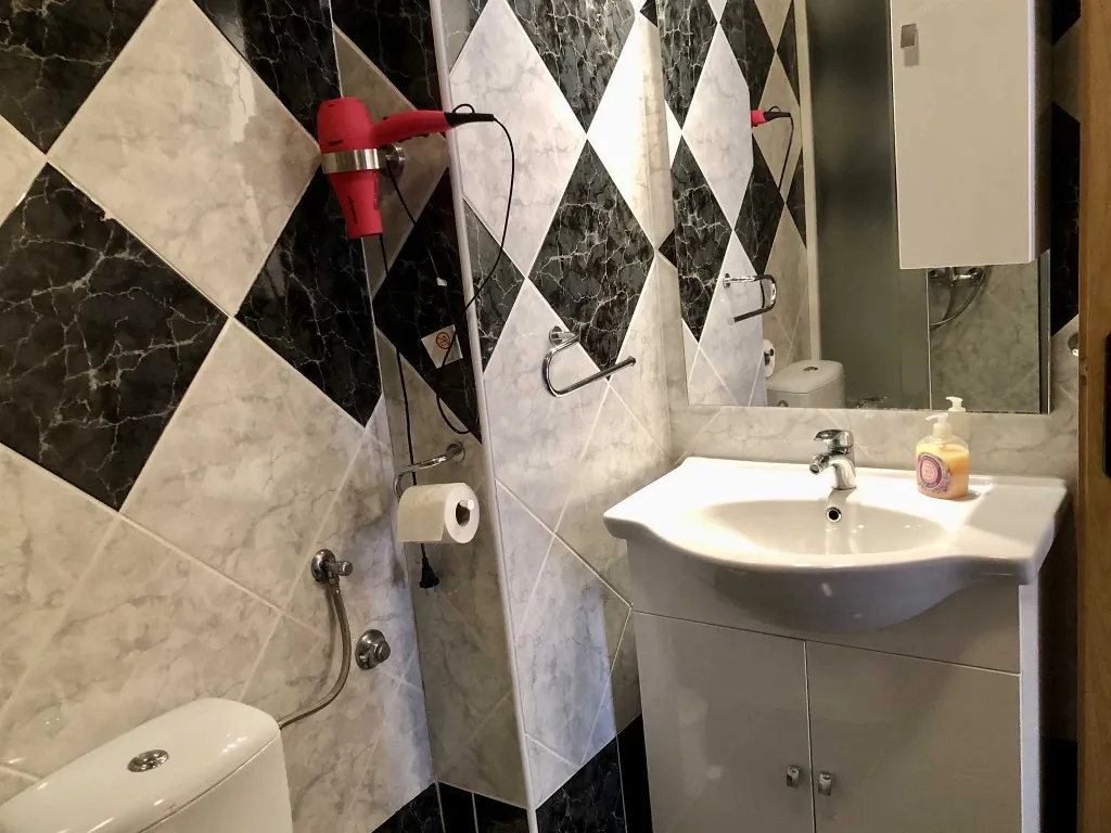 Sabunike Apartment with Shared Hot Tub (up to 5)