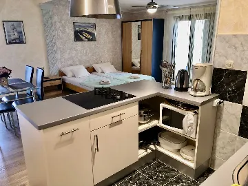 Sabunike Apartment with Shared Hot Tub (up to 5)