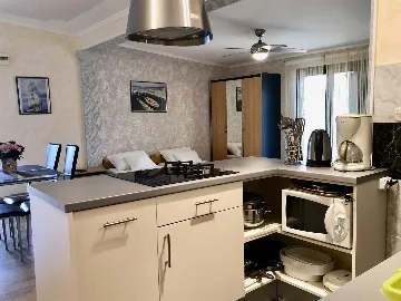 Sabunike Apartment with Shared Hot Tub (up to 5)