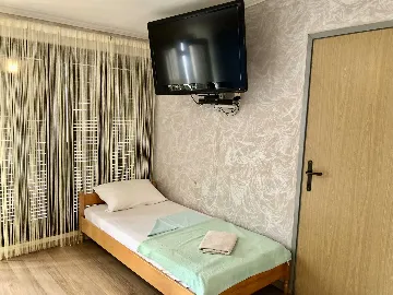 Sabunike Apartment with Shared Hot Tub (up to 5)