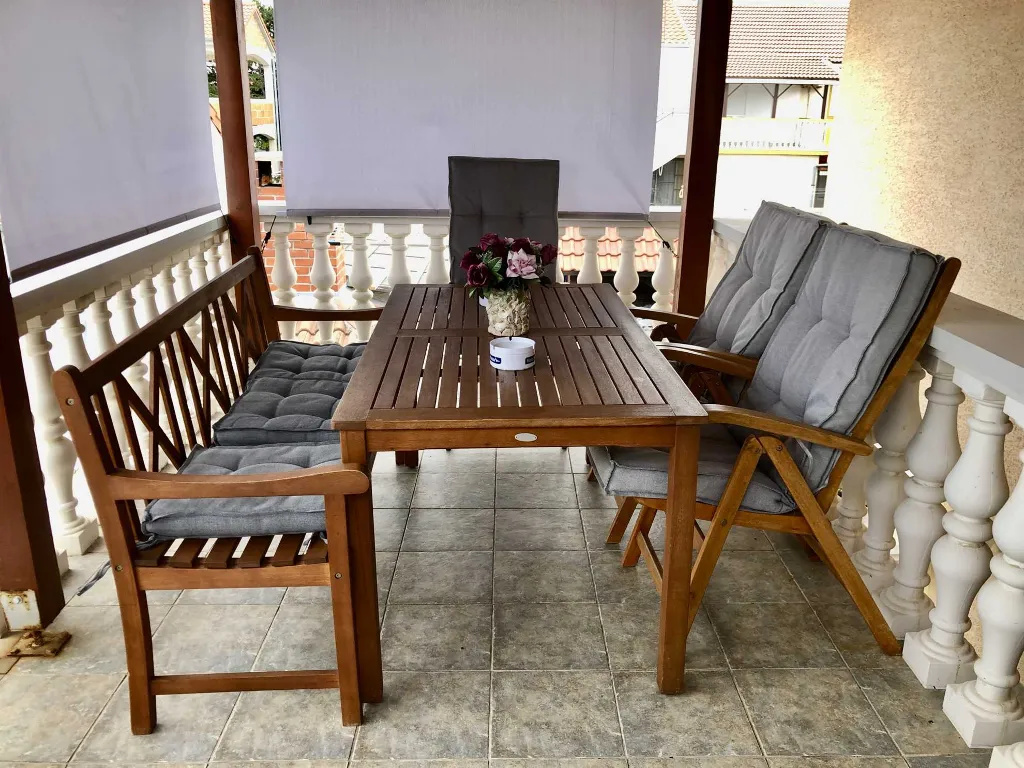 Sabunike Apartment with Shared Hot Tub (up to 5)