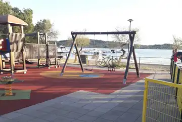 Srima Vodice Apartment for 4 near the Beach