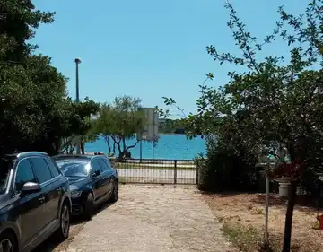 Srima Vodice Apartment for 4 near the Beach