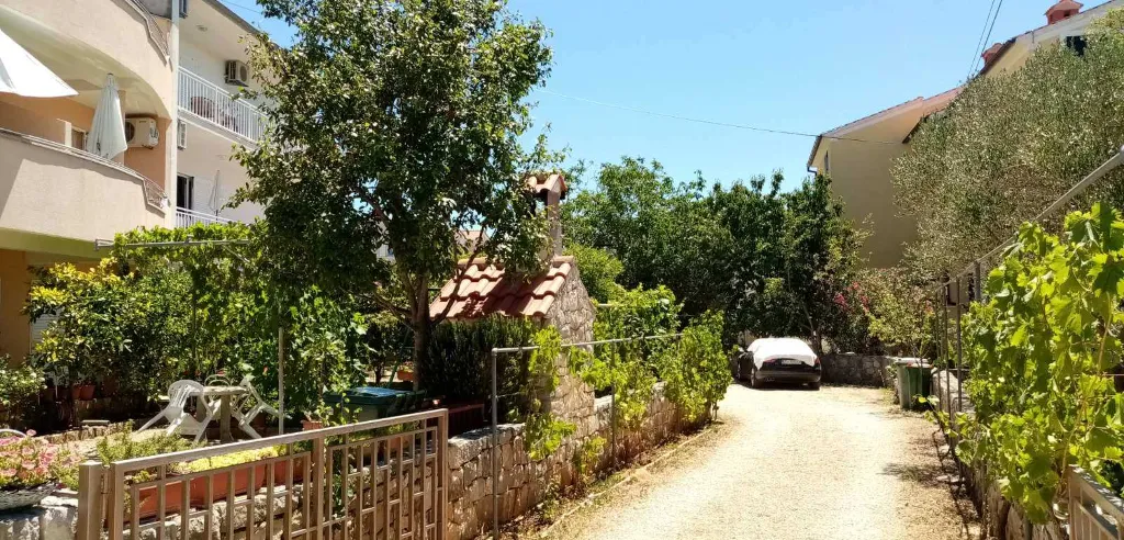 Apartment with Beach View in Vodice (Srima)