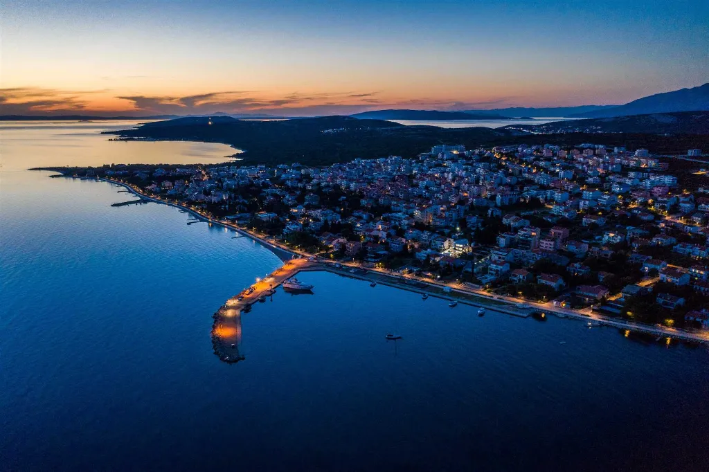 1-Bedroom Apartment for 4 Guests in Novalja