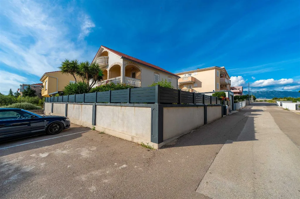 Novalja 2-Bedroom Apartment with Parking