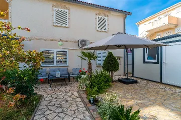 Novalja 2-Bedroom Apartment with Parking