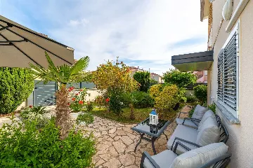 Novalja 2-Bedroom Apartment with Parking