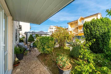 Novalja 2-Bedroom Apartment with Parking