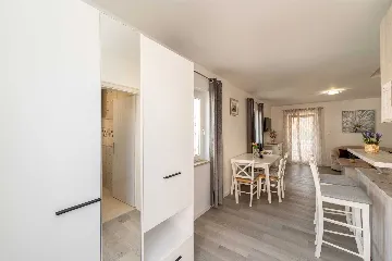 Novalja 2-Bedroom Apartment with Parking
