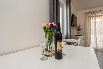 Novalja 2-Bedroom Apartment with Parking