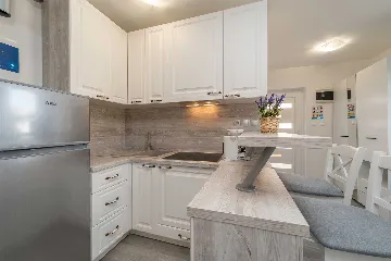 Novalja 2-Bedroom Apartment with Parking