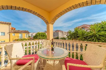 Novalja 2-Bedroom Apartment with Parking