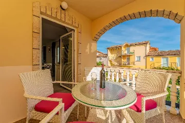 Novalja 2-Bedroom Apartment with Parking