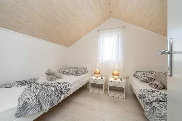 Novalja 2-Bedroom Apartment with Parking