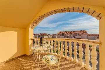 Novalja 2-Bedroom Apartment with Parking